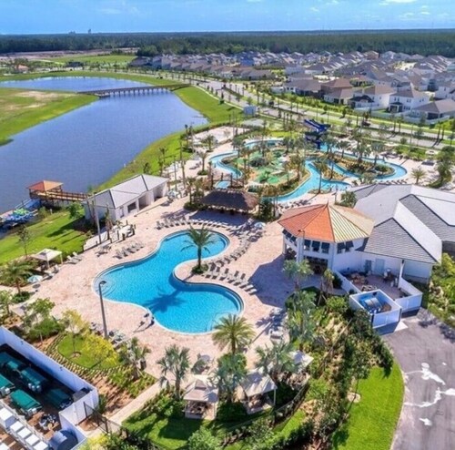Minutes to Disney, Water View, Lazy River, Disney-Themed Rooms