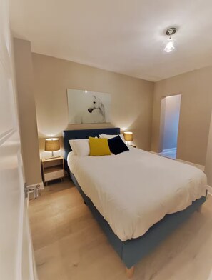 3 bedrooms, iron/ironing board, WiFi, bed sheets - Trendy Home +Private Parking+ 5 min walk to Metro (Washington)