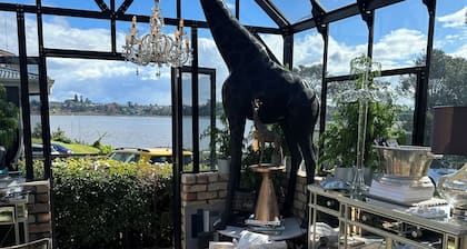 Escape to La Belle Maison, a beautifully styled villa in central Tauranga.