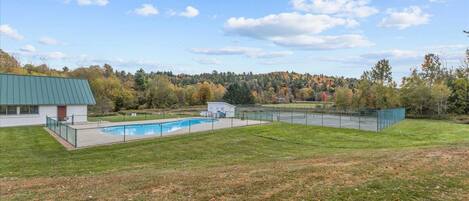 Inviting Stowe Condo: Walk to Rec Path&Restaurants (8116)