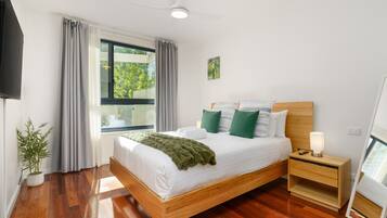 2 bedrooms, desk, iron/ironing board, free WiFi