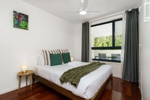 2 slaapkamers, een bureau, een strijkplank/strijkijzer, gratis wifi