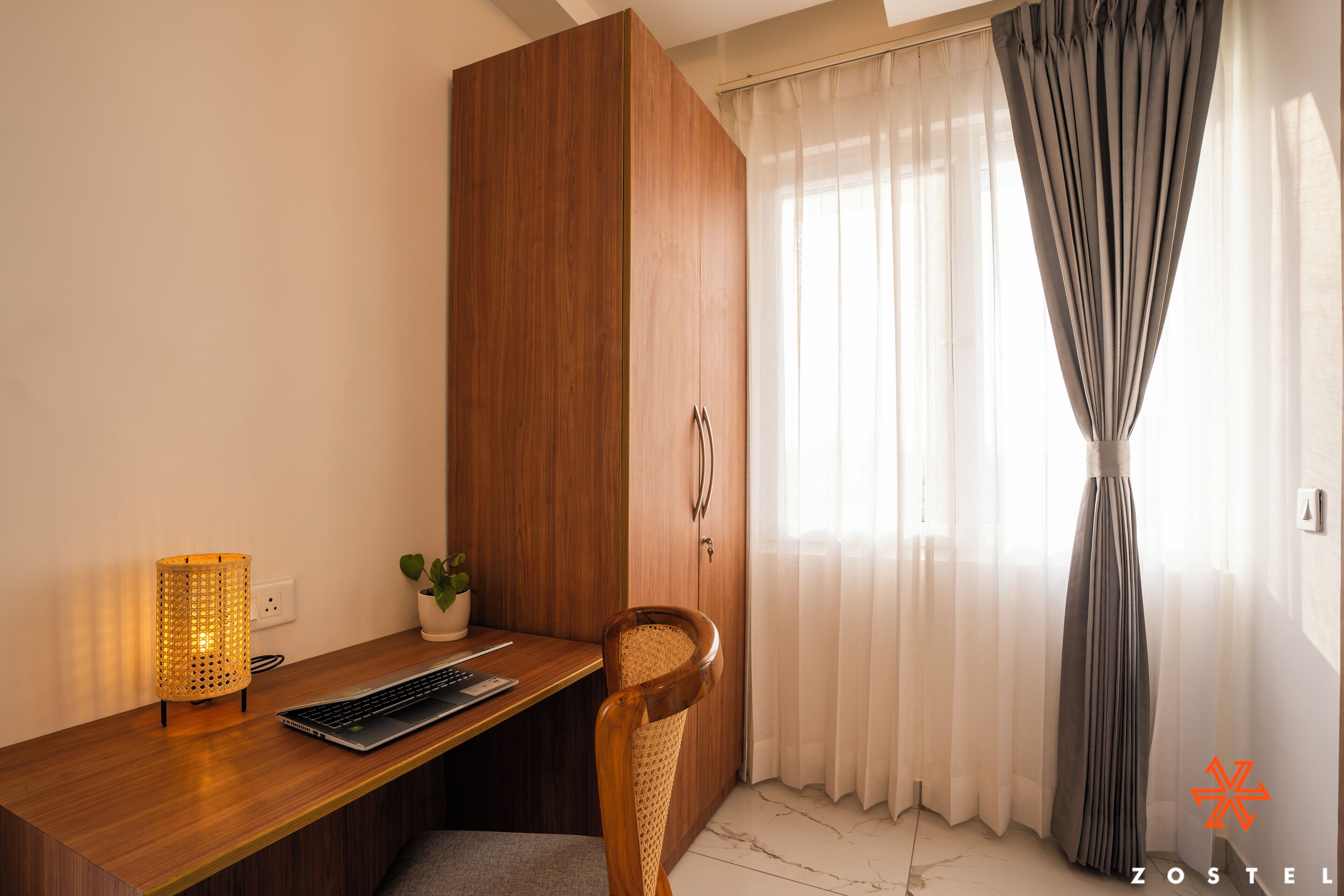 Deluxe Private Room (with city view) | Interior