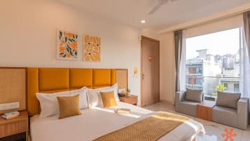 Deluxe Private Room (with city view) | Free WiFi