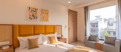 Deluxe Private Room (with city view) | Free WiFi