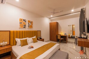Deluxe Private Room | Free WiFi - Zostel Noida (Noida)