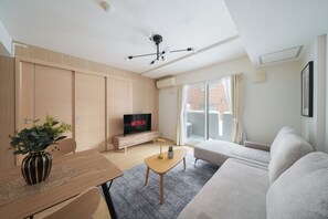 Living area - E-US NAEBO STATION 102 (Sapporo)