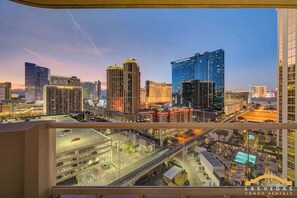 Property grounds - MGM Signature-14-605 Strip View Balcony Studio (Las Vegas)