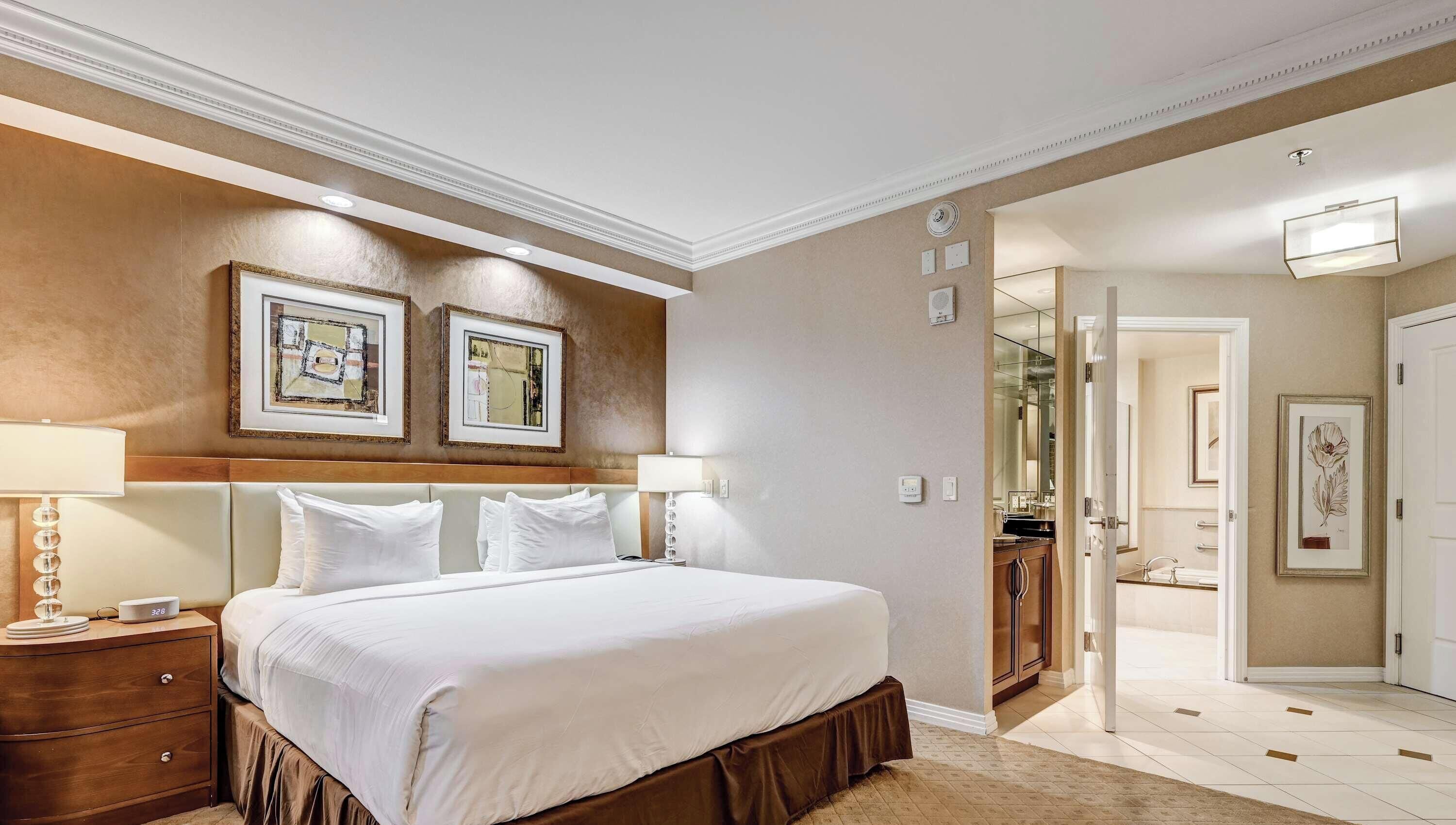 Desk, iron/ironing board, WiFi, bed sheets