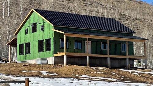 Paradise Pines - Swap Screen Time With Family Time