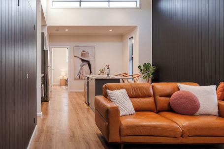 Living area. Style, space & comfort in the heart of Currie