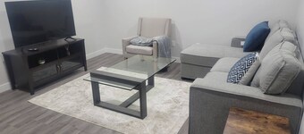 บ้านพักแสนอบอุ่น เหมือนบ้านของคุณเอง ที่ เซาท์อีสต์ คาลการี  