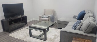 บ้านพักแสนอบอุ่น เหมือนบ้านของคุณเอง ที่ เซาท์อีสต์ คาลการี  