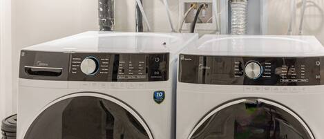 Apartment, 2 Bedrooms | Laundry