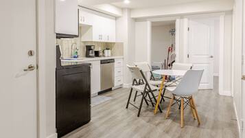 Apartment, 2 Bedrooms | Interior