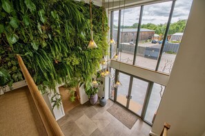 Interior - Olive Orchard - Luxury Cottages (Cropredy)