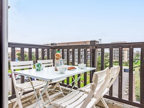 Outdoor dining - Les Normandières by Interhome (Cabourg)