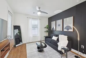 Leilighet, balkong | Oppholdsområde