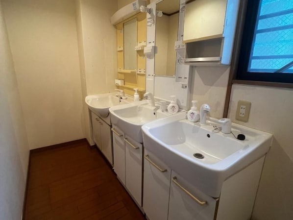 Ảnh chưa phân loại, 1 trong số 10 ảnh, nút