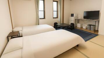 Superior Twin Room | Blackout curtains, free WiFi, bed sheets