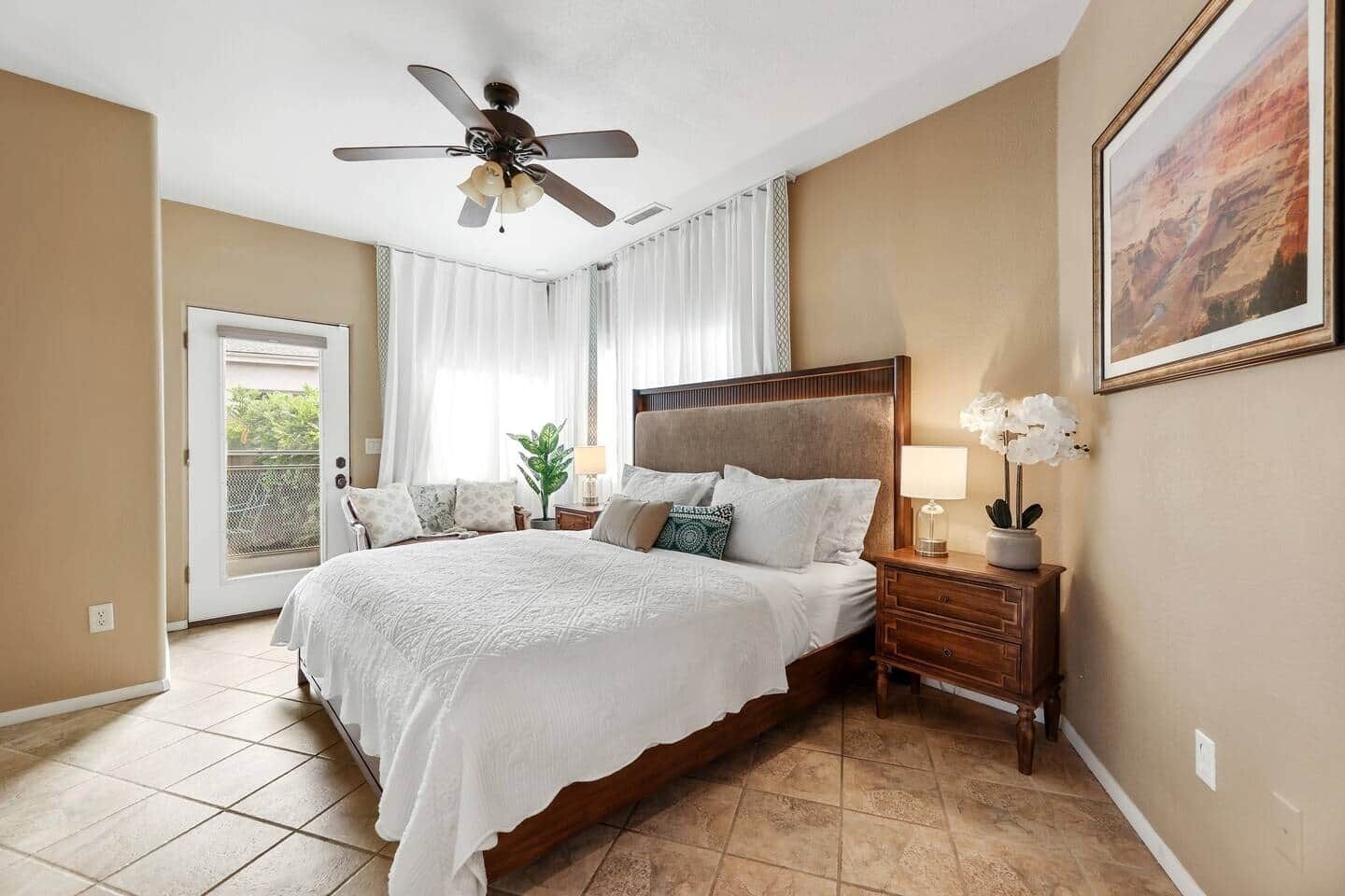 5 bedrooms, desk, iron/ironing board, travel crib