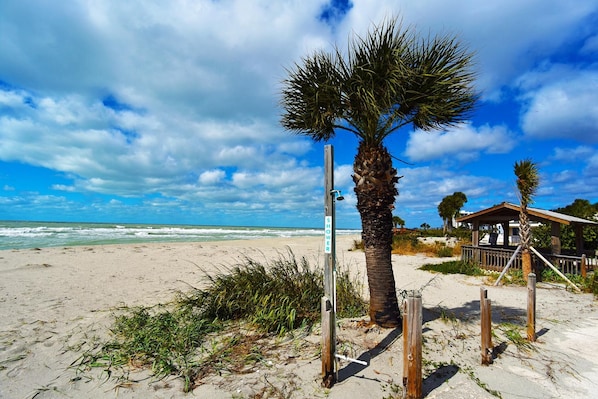 On the beach - LOCATION!Lovely Venice Villa 2 min walk to beach (Venice)