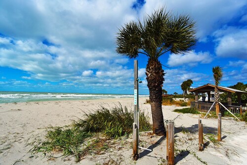 LOCATION! Cute Venice Villa 2 min walk to beach