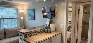 Bungalow, 1 Queen-Bett und Schlafsofa, Haustiere gestattet, Gartenblick | Innenbereich