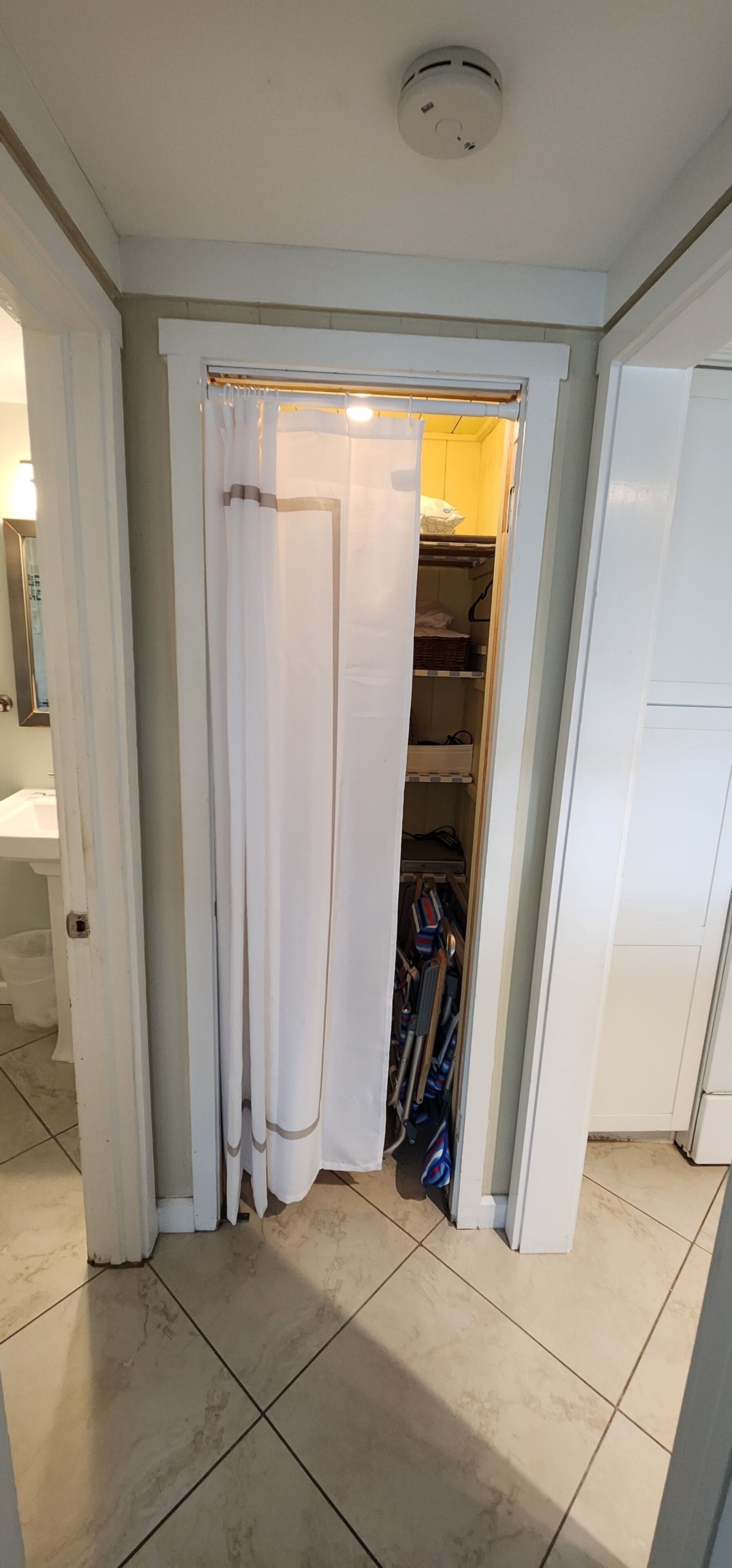 Bungalow, 1 Queen Bed with Sofa bed, Pets allowed, Garden View | Interior