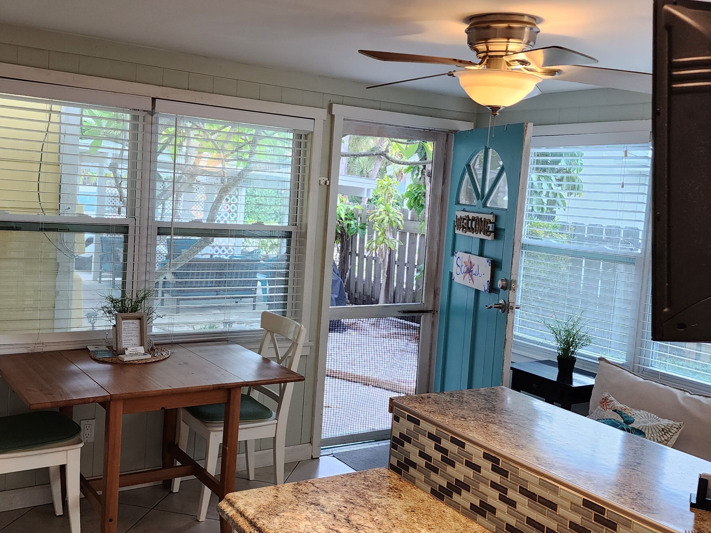 Bungalow, 1 Queen Bed with Sofa bed, Pets allowed, Garden View | Dining