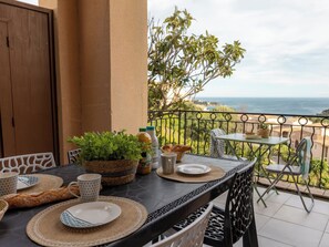 Outdoor dining - J6 174 L'Esquinade by Interhome (Agay Village Cap Esterel)