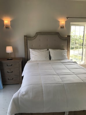 Iron/ironing board, WiFi, bed sheets - Slice of Paradise by the Ocean (Negril)
