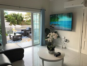Living area - Slice of Paradise by the Ocean (Negril)
