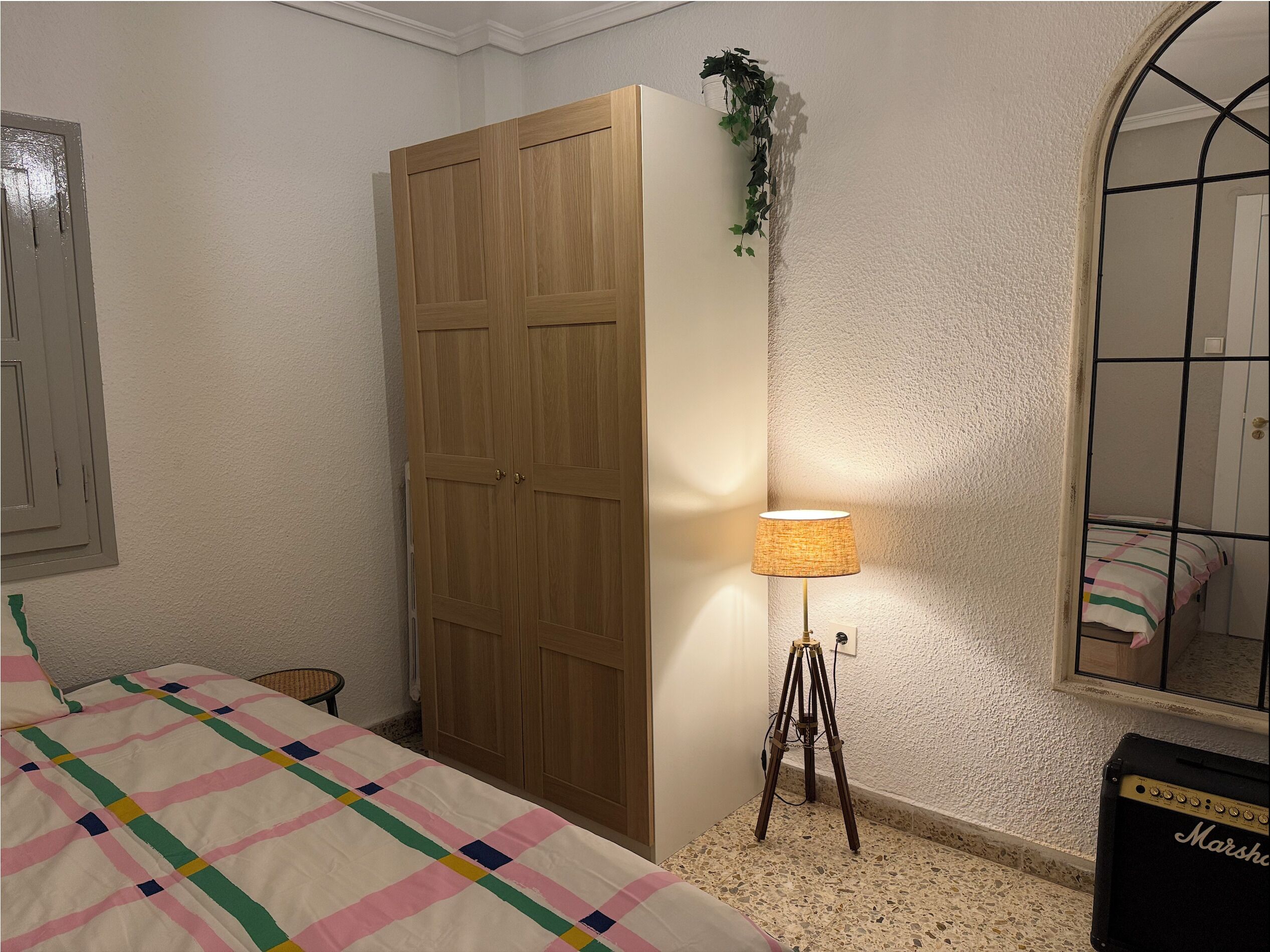 Bügeleisen/Bügelbrett, Internetzugang, Bettwäsche