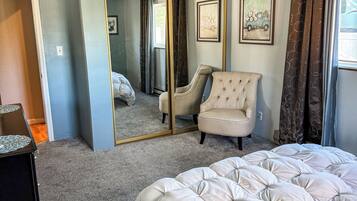 2 bedrooms, iron/ironing board, WiFi, bed sheets