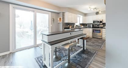 Spacious 4-bedroom house in Ankeny. For family, friends and business travelers