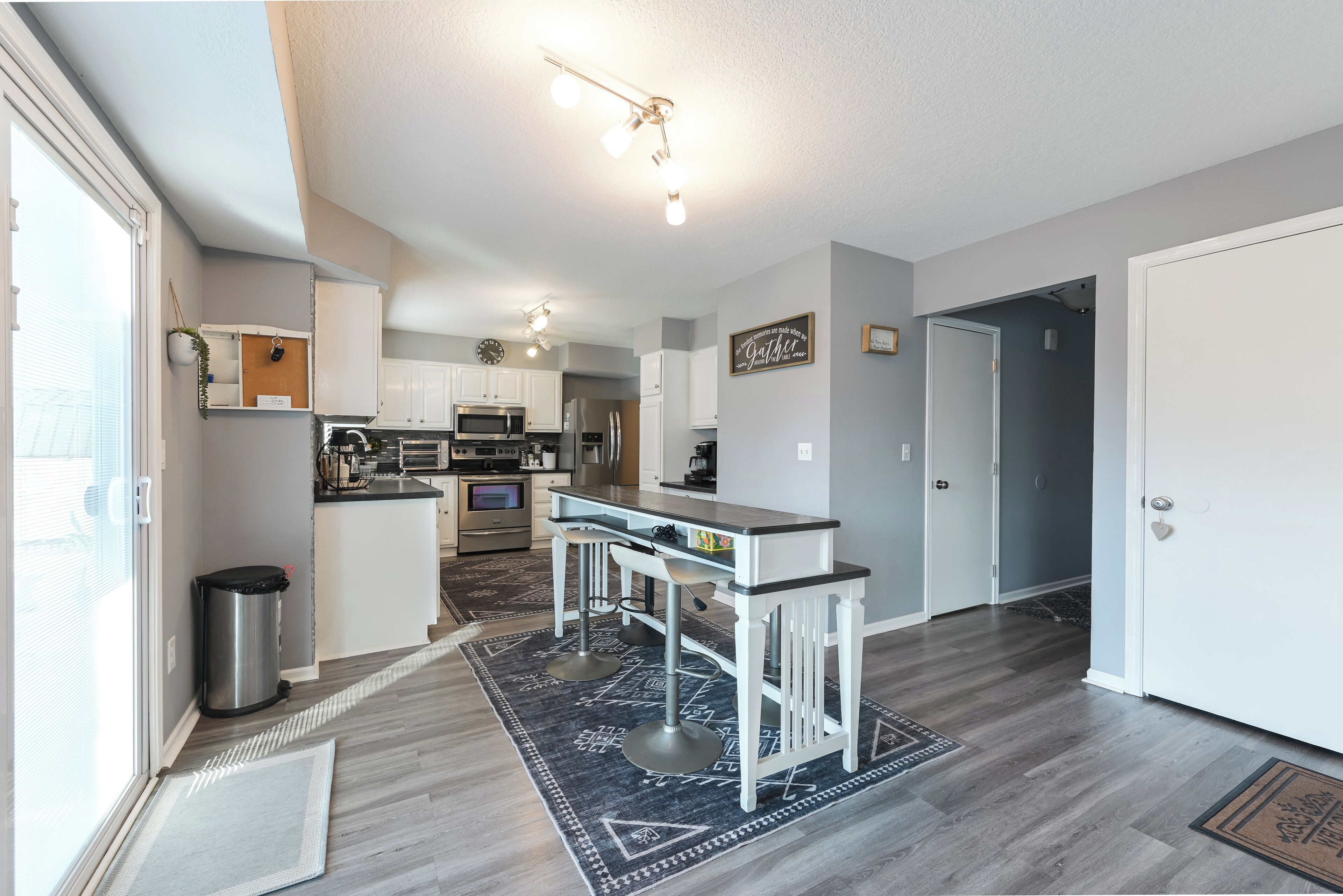 Microonde, forno, piano cottura, lavastoviglie