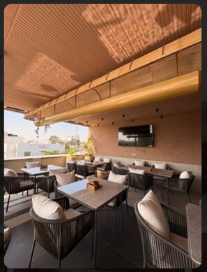 Gambar tidak terklasifikasi, 5 dari 12, tombol