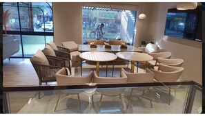 Unclassified image, 4 of 12, button