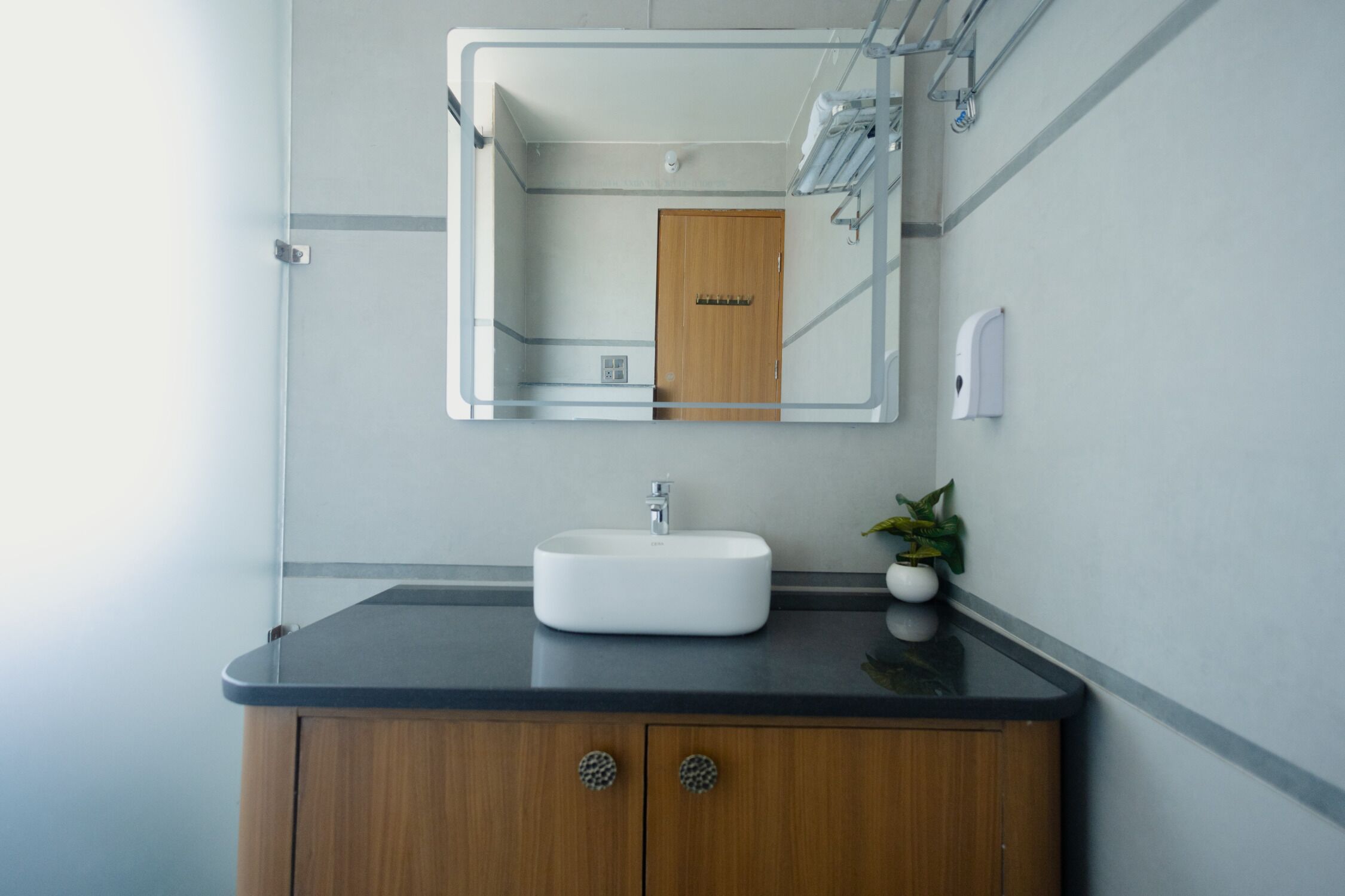 샤워 시설, 무료 세면용품, 타월, 비누