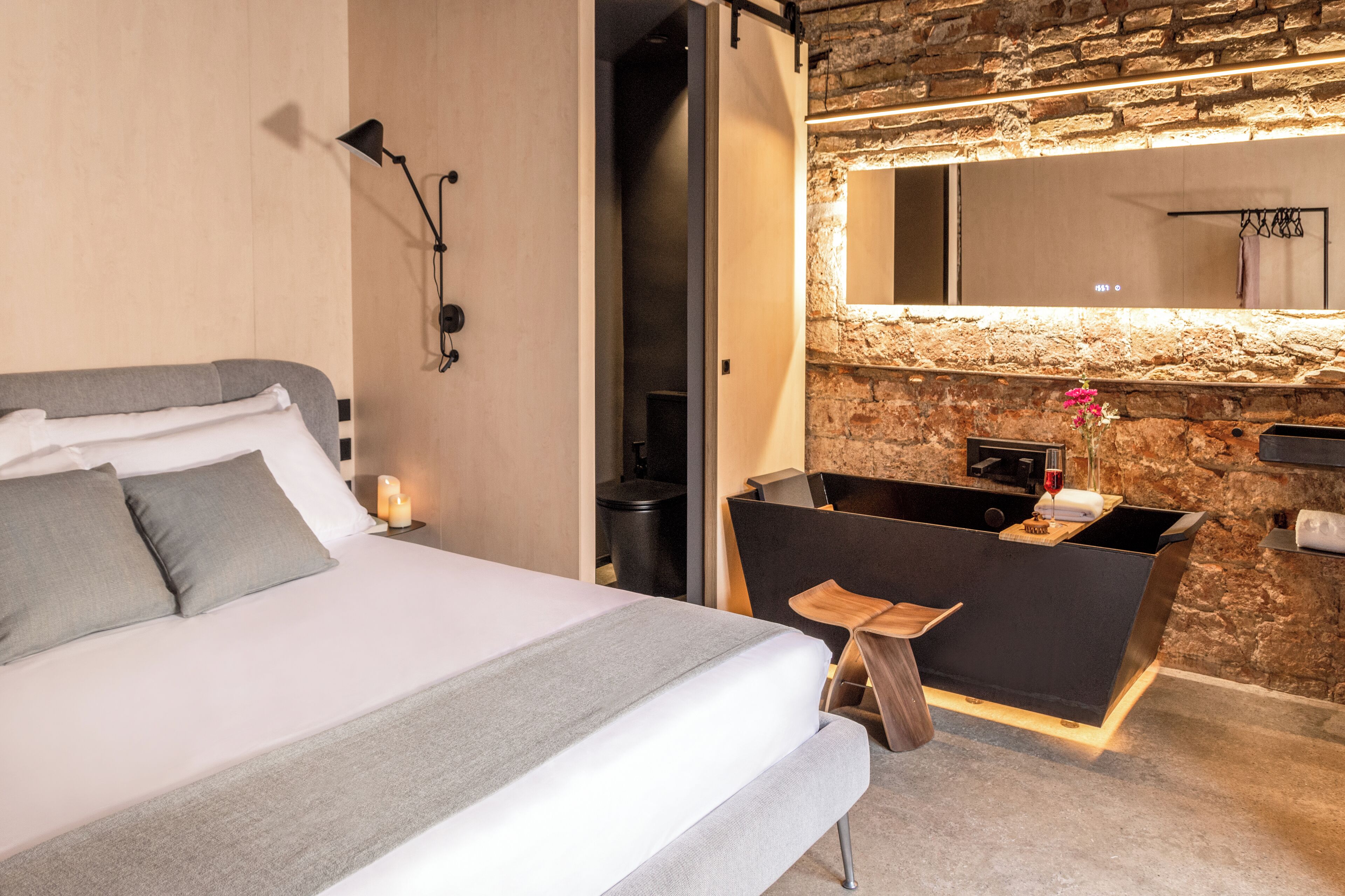 Exclusive Apartment, 1 Bedroom | In-room safe, iron/ironing board, free WiFi