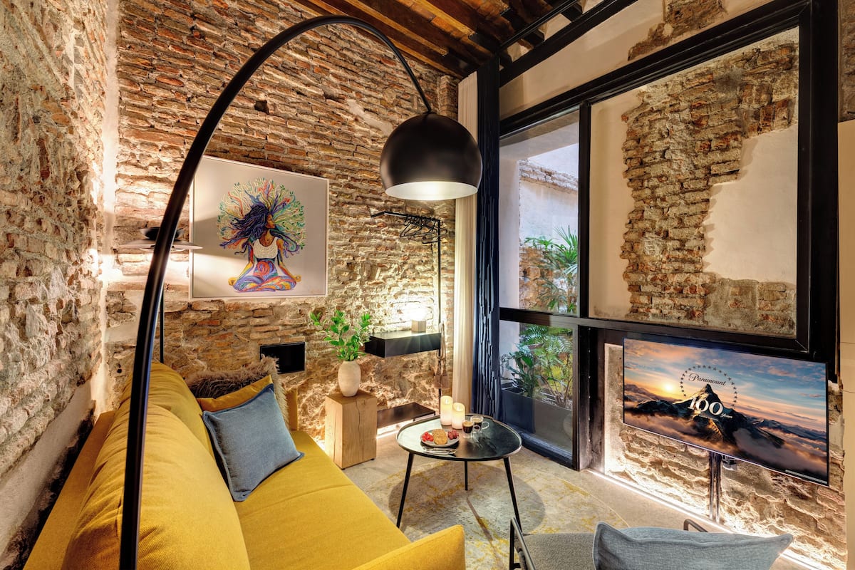 特色公寓, 1 間臥室 | 起居區 | 50-吋平面電視、有線頻道、Netflix、串流服務