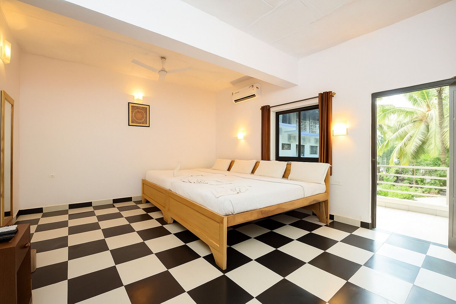 Quarto quádruplo conforto, sacada | Wi-Fi de cortesia