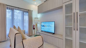 Vila, sacada, vista para a piscina | Vista do quarto