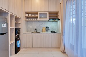 Vila, sacada, vista para a piscina | Cozinha privada | Chaleira elétrica