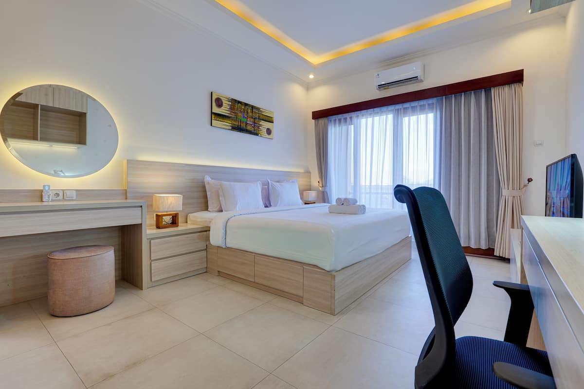 Vila, sacada, vista para a piscina | Cofres nos quartos, berços (sobretaxa), Wi-Fi de cortesia, roupa de cama