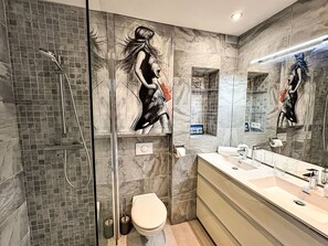 Bathroom - Les Cascadelles by Interhome (Cogolin)
