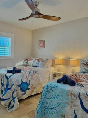 Iron/ironing board, WiFi, bed sheets - Oceanfront w/ Pool, Dock & Boat Lift. Luxury 3BR (Cortez)