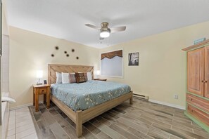 1 bedroom, WiFi - Delton Shores - A Lakefront Property (Wisconsin Dells)