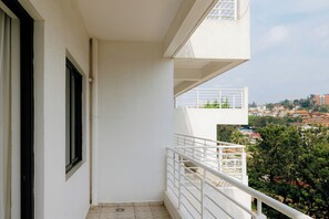 Property grounds - THE TERRACE, a Creative Escape in the Heart of Kigali (Kigali)